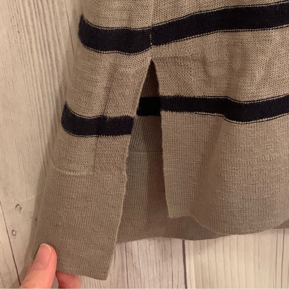 Vince Gray and Black Striped Sweater Tunic Length Tank Top Size Medium M - Picture 2 of 6